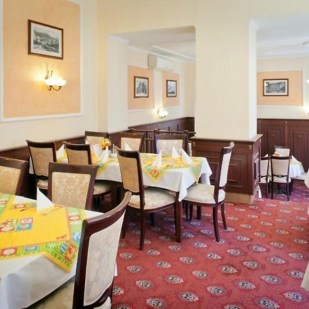 Spa Hotel Cajkovskij كارلوفي فاري المظهر الخارجي الصورة