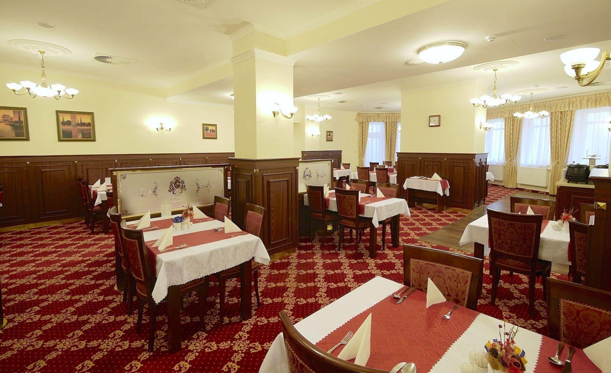 Spa Hotel Cajkovskij كارلوفي فاري المظهر الخارجي الصورة