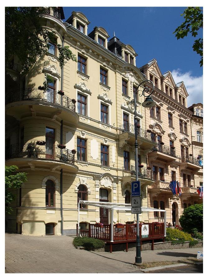 Spa Hotel Cajkovskij كارلوفي فاري المظهر الخارجي الصورة