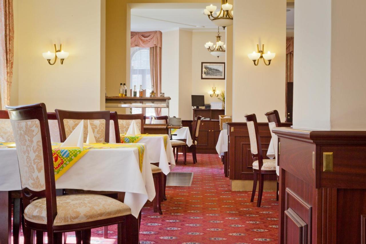 Spa Hotel Cajkovskij كارلوفي فاري المظهر الخارجي الصورة